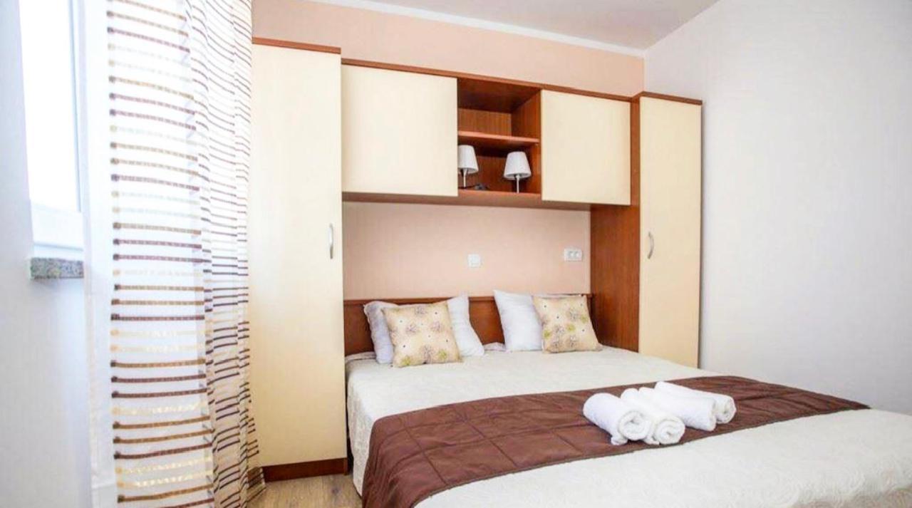 Royal Apartment Pula Exterior foto