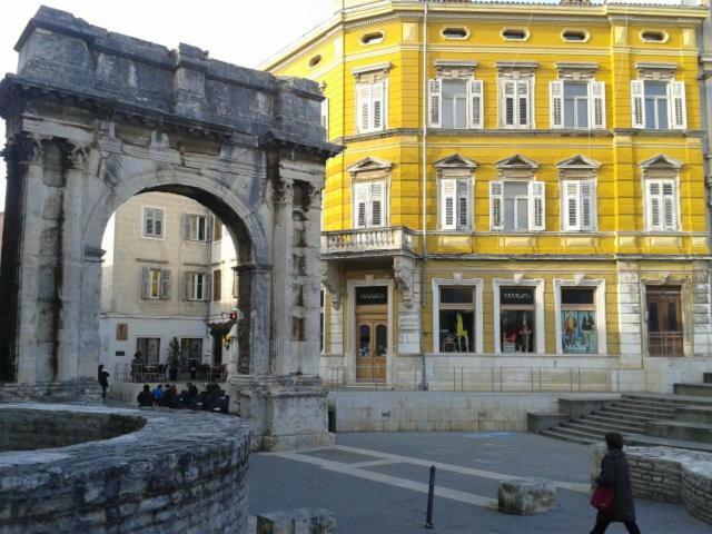 Royal Apartment Pula Exterior foto