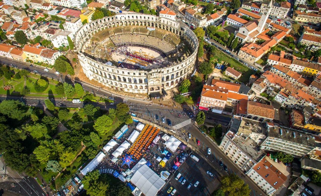 Royal Apartment Pula Exterior foto